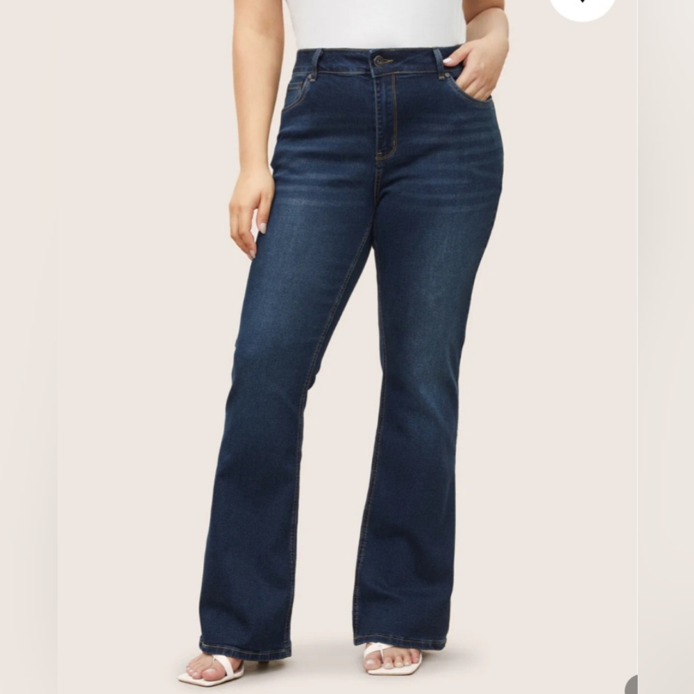 BLOOMCHIC Bootcut Very Stretchy Mid Rise Medium Waist Jeans Size 10